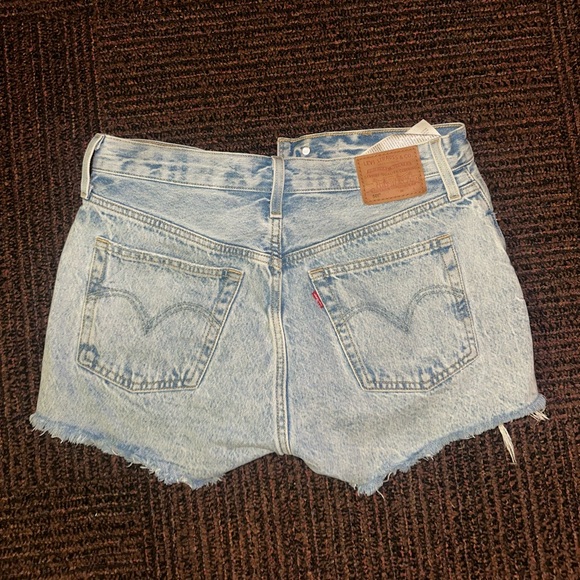 Levi 501 Lightwash Denim Shorts - Picture 2 of 5